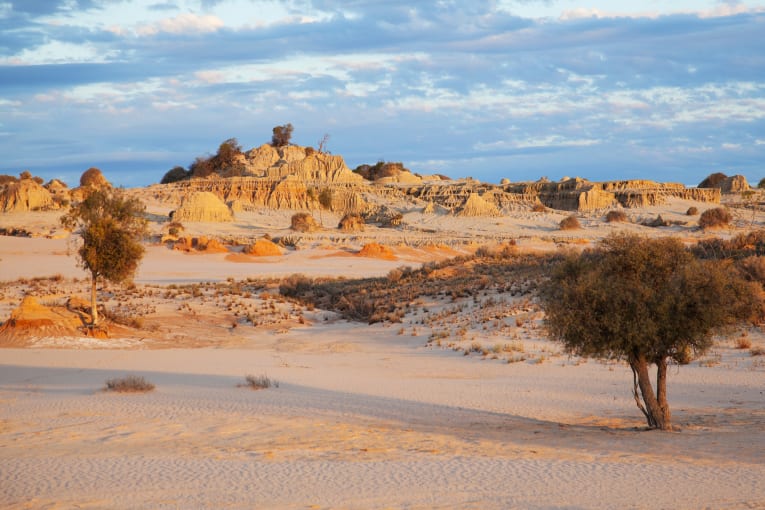 Watch “Road trip to Lake Mungo and beyond..” video